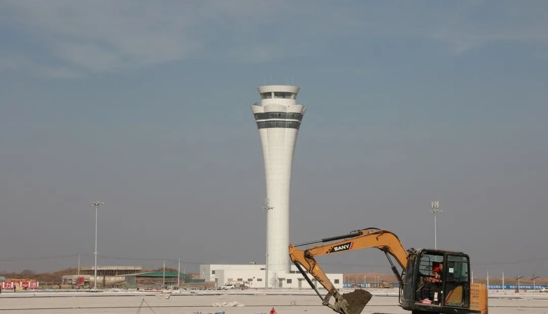 貨運(yùn)機(jī)場屋面及墻面選材方案，壽命可達(dá)50年以上！